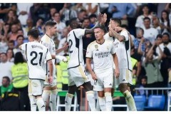 西甲对决：巴塞罗那乌龙逆转莱万特，梅西闪耀全场